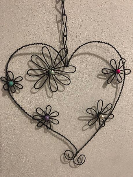 Drátěné srdíčko s kytičky, 