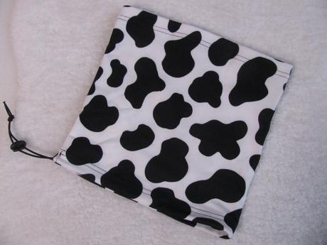 Černo bílý nákrčník s regulací,