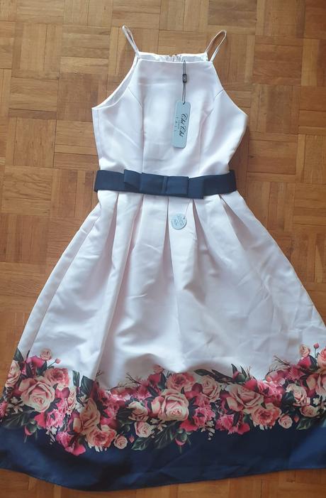 Elegantní sváteční šatičky, 36