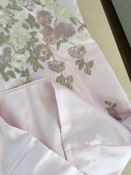 Nové vyšívané šaty s bolerkem, vel s/m - l,stace, s