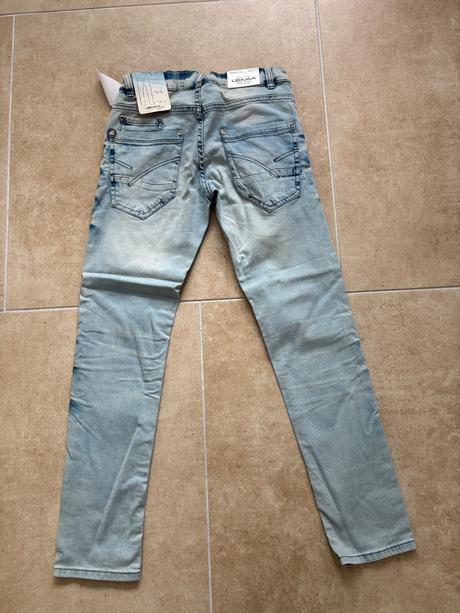 Dziny svetle modre 146 lemmi, 146