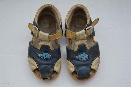 Kožené zdravotní sandálky s rybkou, 23