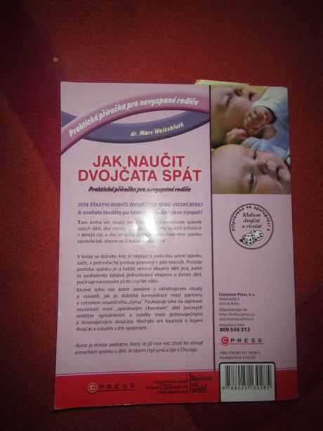 Kniha jak naučit dvojčata spát,