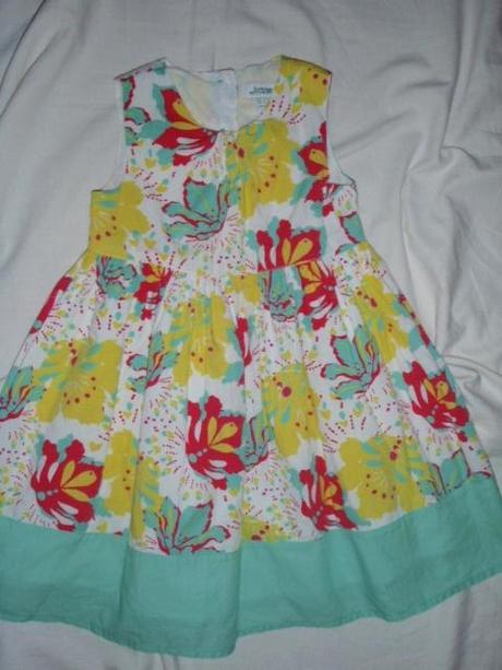 Krásné nepřehlédnutelné květované šaty, bows & arrows,92