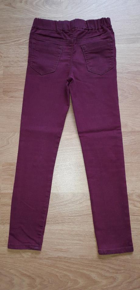 Slim džegínsy vínovej farby, 122