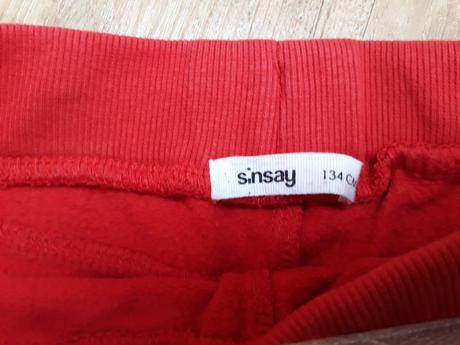 Tepláky 134, sinsay,134