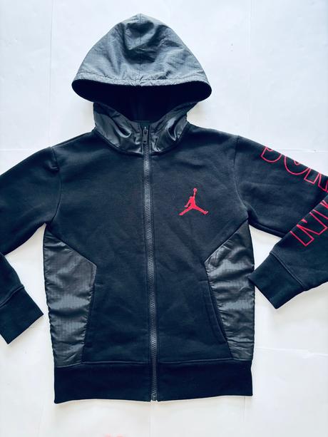K7/ mikina černá zn. jordan - v.9/10 let, air jordan,140