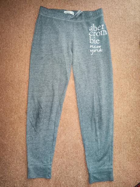 Šedé tepláky abercrombie 158/164, 158
