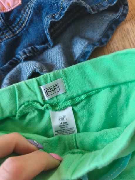 4krát kraťasy šortky 3/4 kalhoty sukně, 104