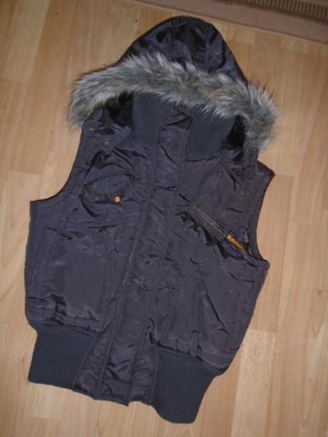 Vesta s kožíškem vel 158 - s, 158