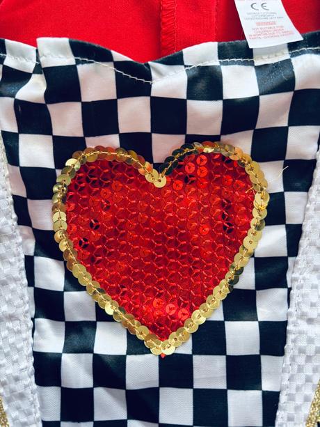 An28/ delux srdcová královna z alenky říše -v.116,