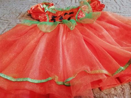 Krásné šatičky na karneval-1-3roky-top stav,