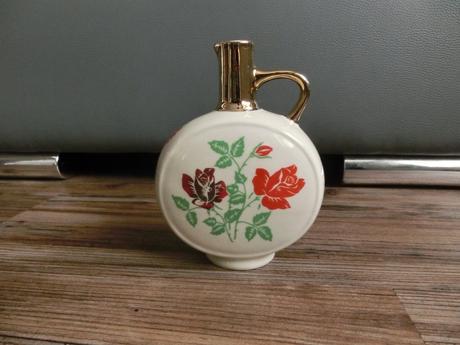 Váza růže béžová zlatá džbánek, 