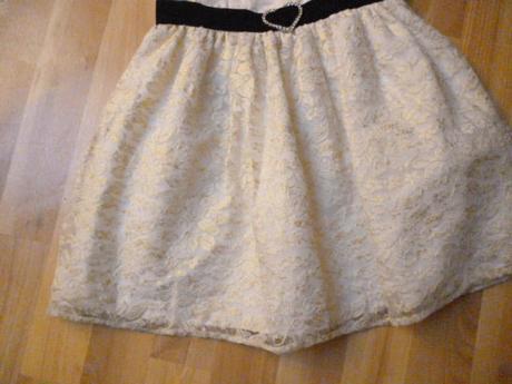 Krajkové šaty vel. 5 l star, 110