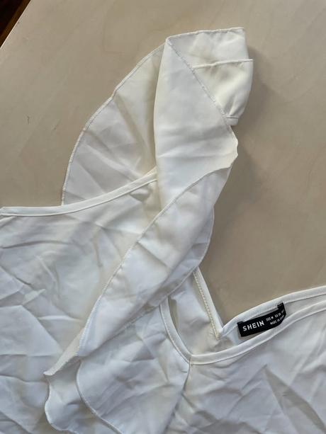 Bílý top s volánem, vel m, shein, m