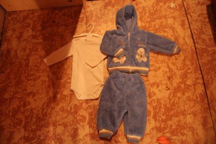 Klučičí komplet (body a tepláková souprava), 68