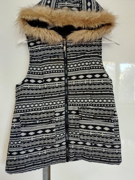 Stylová jarní vesta s kožíškem, m