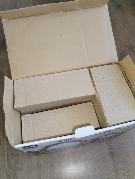 Vánoční slavnostní porcelánový servis 18 kusů nový, 