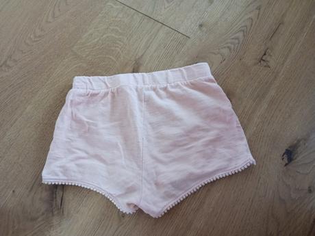 H&m kraťasy č.122, 122