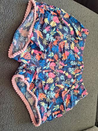 Dívčí kraťasy značky y.f.k. vel. 134/40, 134