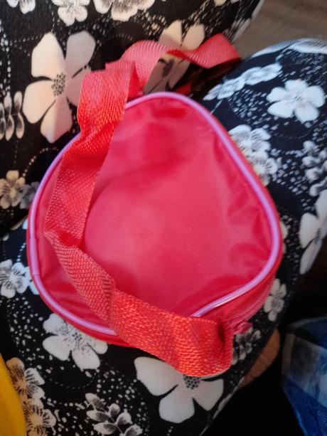 Malá taštička hello kitty plastová,