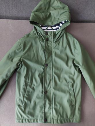 Nepromokavá bunda, 122