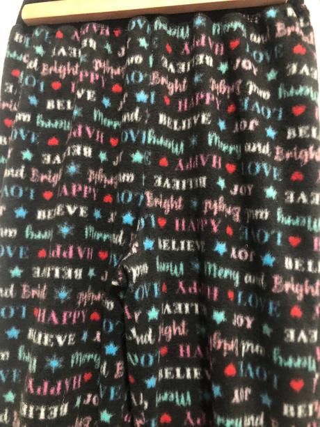 Černé flísové tepláky s nápisy, 164