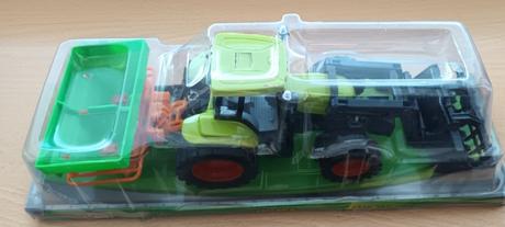 Plastový traktor zelený farm tractor,