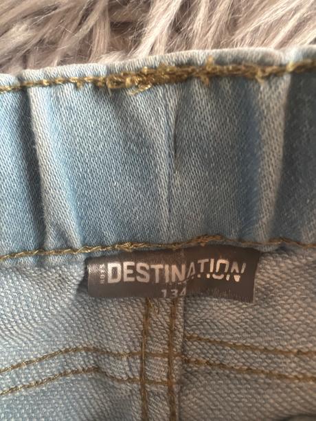 Džínové kraťasy, 134