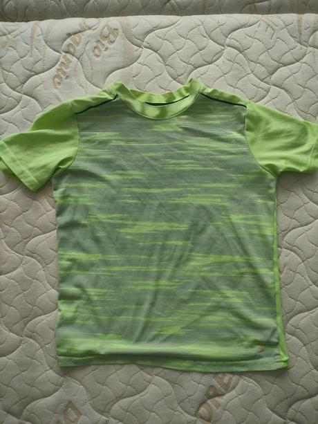 Sportovní tričko velikost 128/134, 128