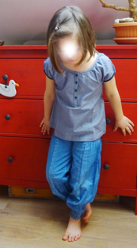 Modrobílá halenka, dpam (du pareil au meme),110