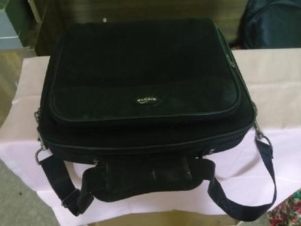 Brašna / taška / pouzdro na notebok,