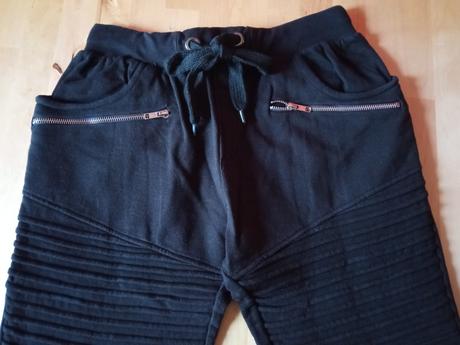 Teplejší tepláky, s