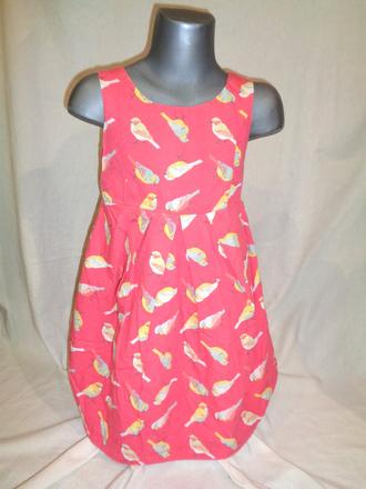 Krásné růžové šaty s ptáčky, 122