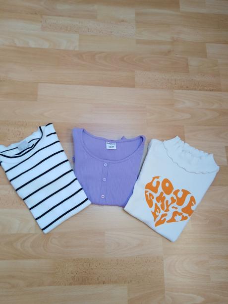 Dívčí trička vel.134/140, 134