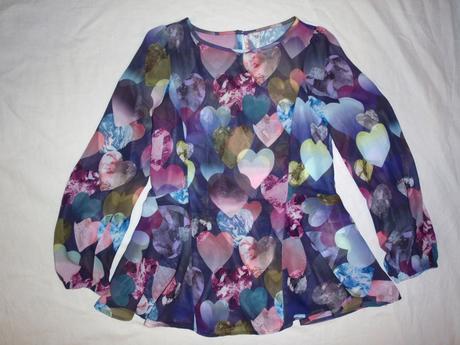 Exkluzivní  srdíčkový top - i jako slavnostní, 146