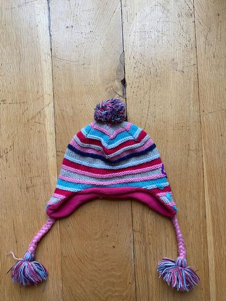 Cepice pres usi, 104