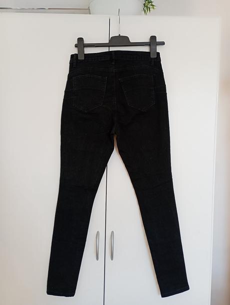 Push up černé džíny s dírami na kolenou, gate,40