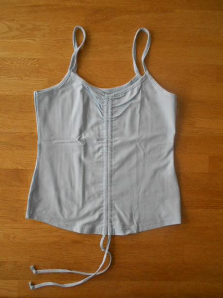 Dámské,dívčí trika vel.s 2 kusy, s