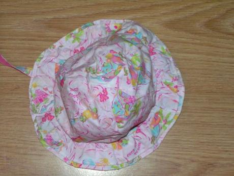 Klobouček oboustranný, 74