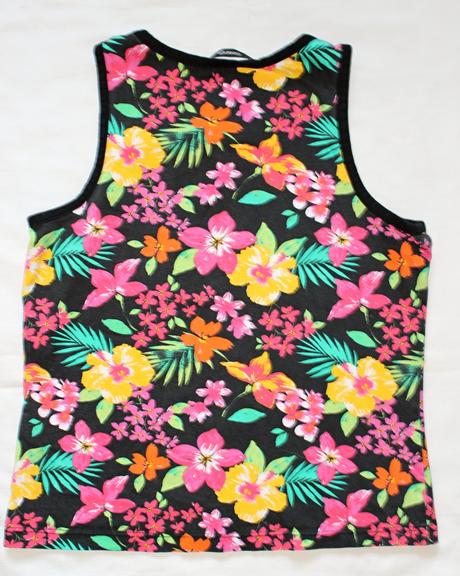 W405. kytičkované tílko s mašličkou 9-10 let, george,140