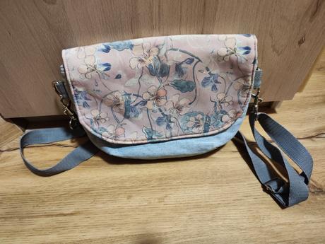 Látková kabelka (crossbody),