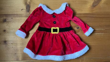 Vánoční semišové šaty, 74