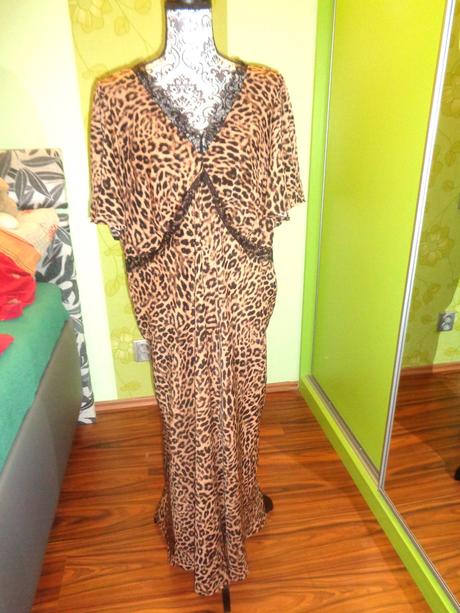 Vzdušné šaty se zvířecím motivem, 48