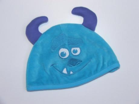 C26 sametová podšitá čepice vel. 68, disney,68