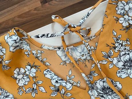 Nový žlutý top s květy, vel m, ff, f&f,m