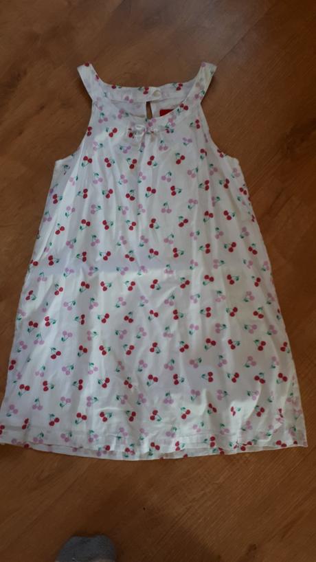 Nádherné lehoučké letní šaty s trešínkama, esprit,128