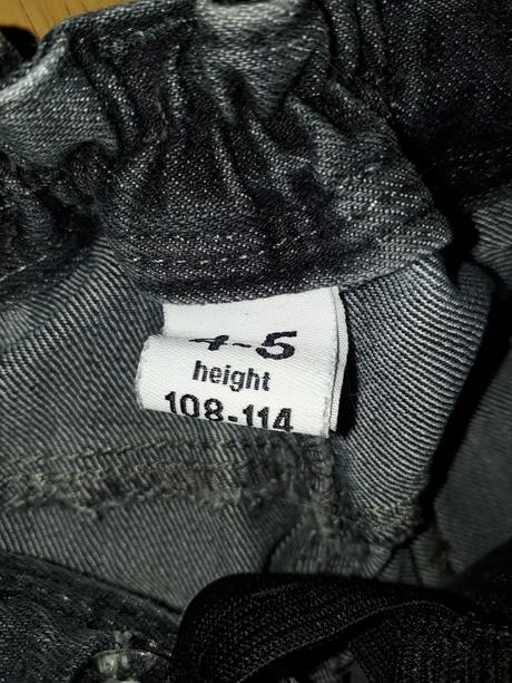 Dívčí černé džíny kevelo s kytičkami, vel 4-5 let, kenvelo,110