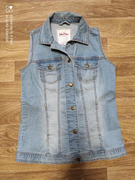 Džínová vesta, 36
