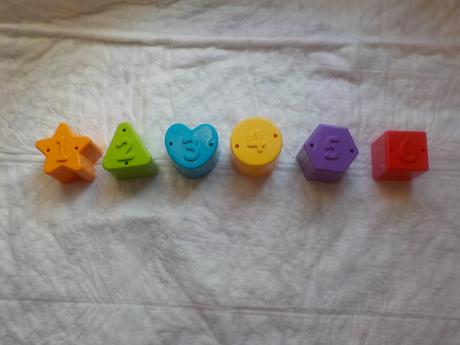 Vkládací slon s tvary playgro,